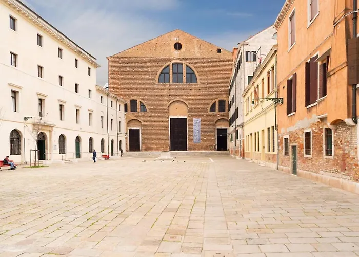 Just Urban Stays - Castello 5067 boutique apartment