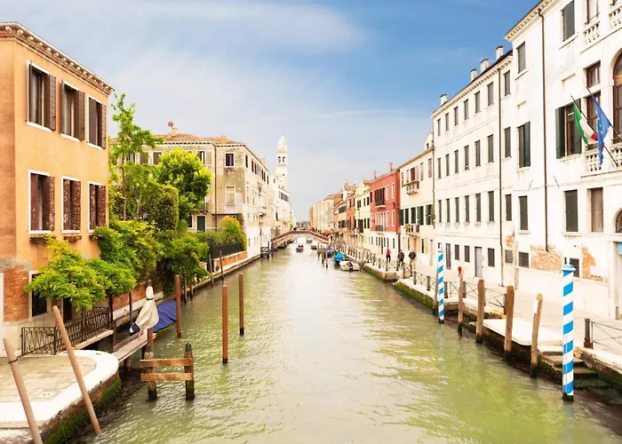 Just Urban Stays - Castello 5067 boutique apartment
